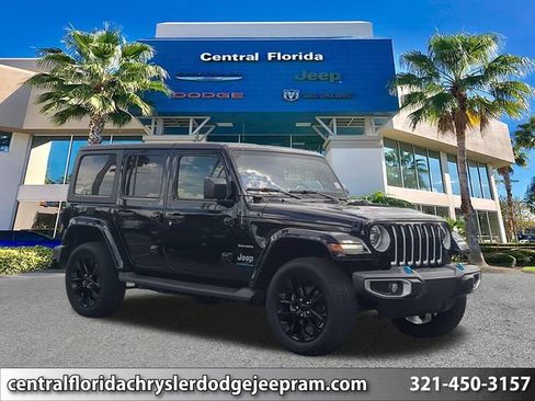 Used 2023 Jeep Wrangler Unlimited Sahara AWD/4WD image 1