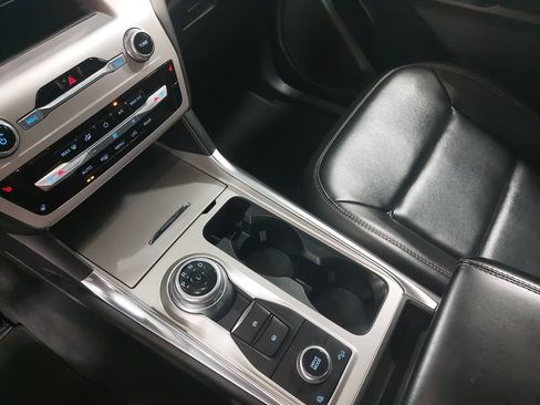 Used 2022 Ford Explorer XLT w/ Equipment Group 202A AWD/4WD image 27