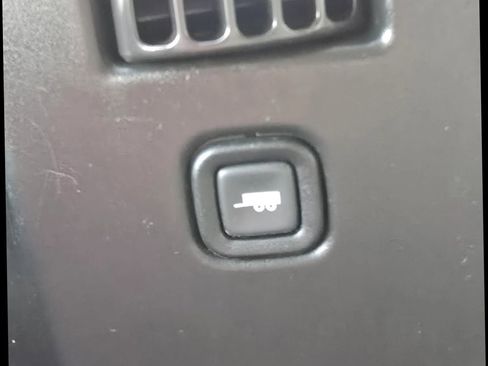 Used 2020 Chevrolet Express 2500 image 24