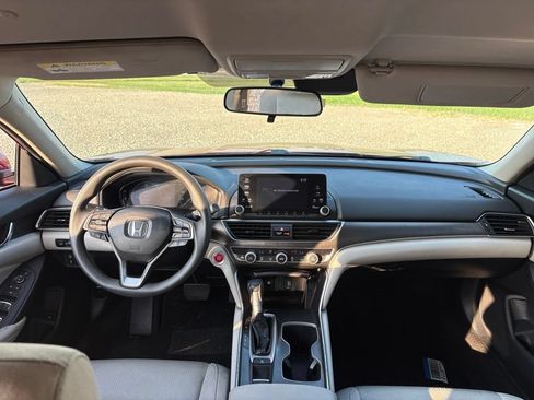 Used 2018 Honda Accord LX image 16