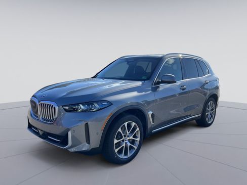 New 2026 BMW X5 xDrive40i w/ Premium Package AWD/4WD image 1