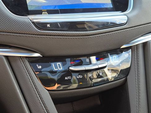 New 2025 Cadillac XT5 Premium Luxury FWD image 27