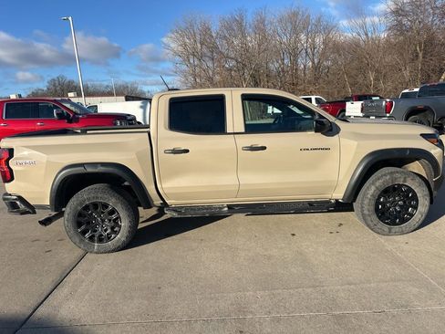 Used 2023 Chevrolet Colorado Trail Boss w/ Technology Package image 6