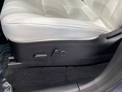 Used 2023 Tesla Model Y Long Range image 13