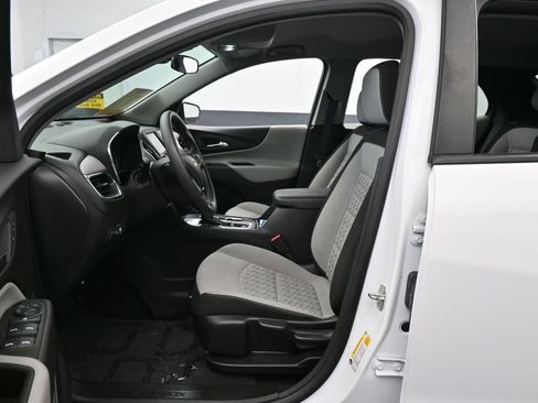 Used 2024 Chevrolet Equinox LS w/ Driver Confidence II Package FWD image 11