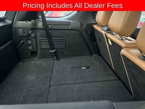 Used 2018 Land Rover Discovery HSE AWD/4WD image 6