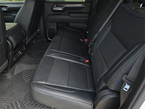 Used 2024 Chevrolet Silverado 2500 LT image 30