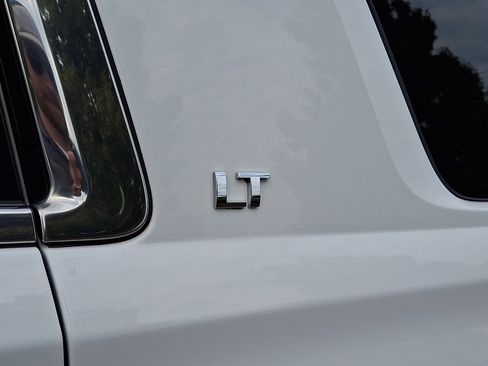 Used 2019 Chevrolet Tahoe LT AWD/4WD image 32