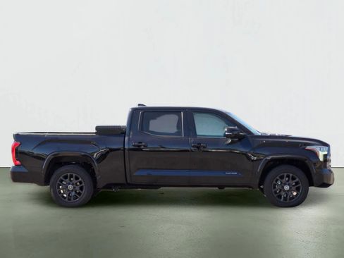 Used 2024 Toyota Tundra Platinum AWD/4WD image 7