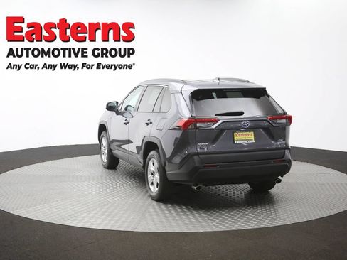 Used 2021 Toyota RAV4 XLE AWD/4WD image 65