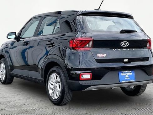 Certified 2026 Hyundai Venue SE FWD image 13