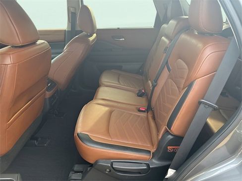 Used 2023 Nissan Pathfinder Platinum w/ Cargo Package image 16