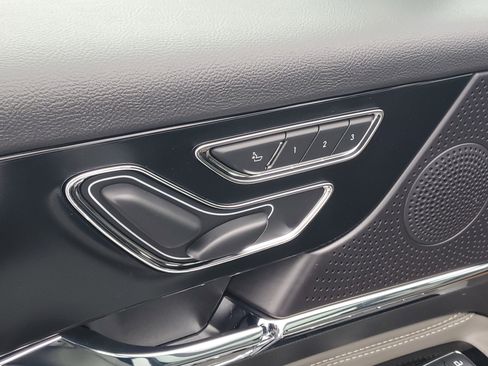 New 2026 Lincoln Corsair Premiere image 9