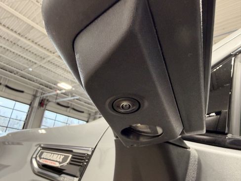 Used 2025 GMC Sierra 1500 AT4 w/ AT4 Premium Package image 17