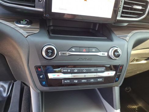 Used 2020 Ford Explorer Limited RWD image 12