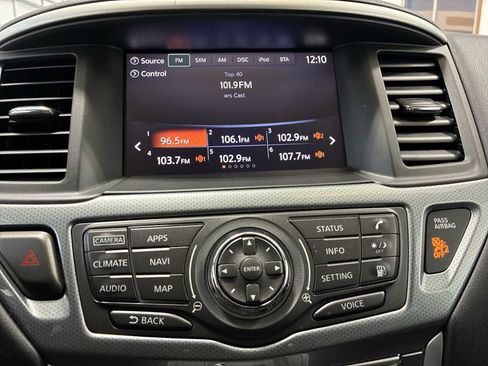 Used 2020 Nissan Pathfinder SL image 12