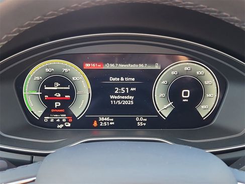 Used 2024 Audi Q5 e Premium w/ Convenience Package image 33