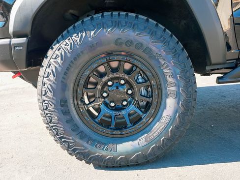 Used 2024 GMC Canyon AT4X w/ AT4X AEV Edition image 12