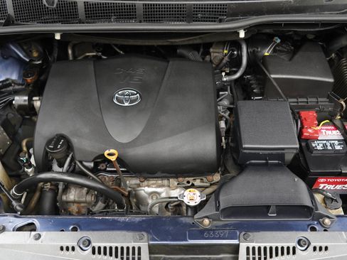 Used 2020 Toyota Sienna Limited Premium AWD/4WD image 33