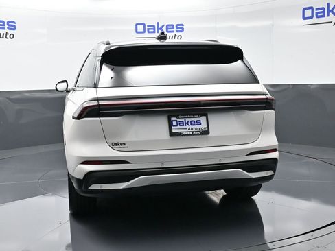 Used 2024 Lincoln Nautilus Reserve w/ Jet Appearance Package (87T) image 7