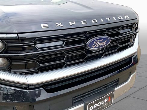 Used 2025 Ford Expedition Max Platinum AWD/4WD image 37