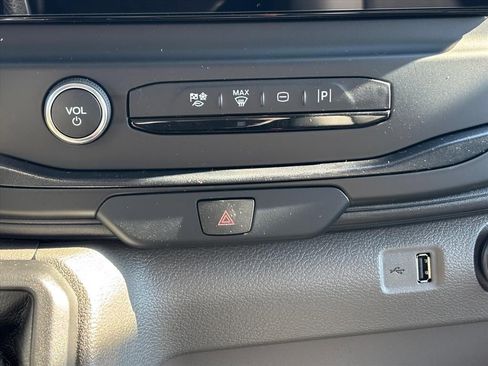 New 2026 Ford Transit 250 148 Medium Roof w/ Load Area Protection Package image 18