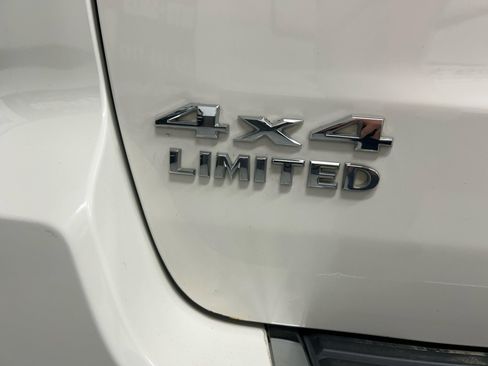 Used 2011 Jeep Grand Cherokee Limited w/ Trailer Tow Group image 7