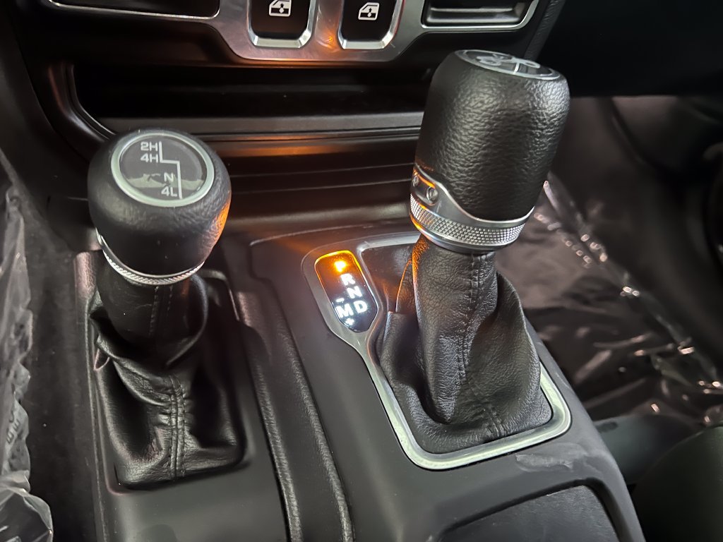 Used 2018 Jeep Wrangler Sport AWD/4WD image 24