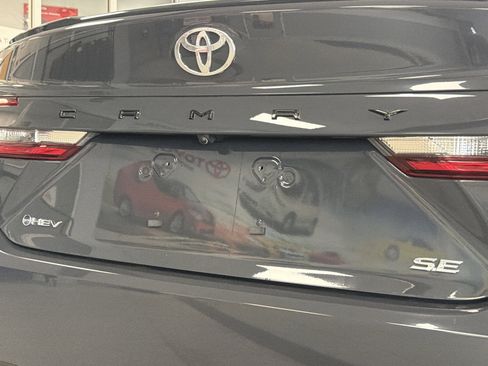 Used 2026 Toyota Camry SE FWD image 36