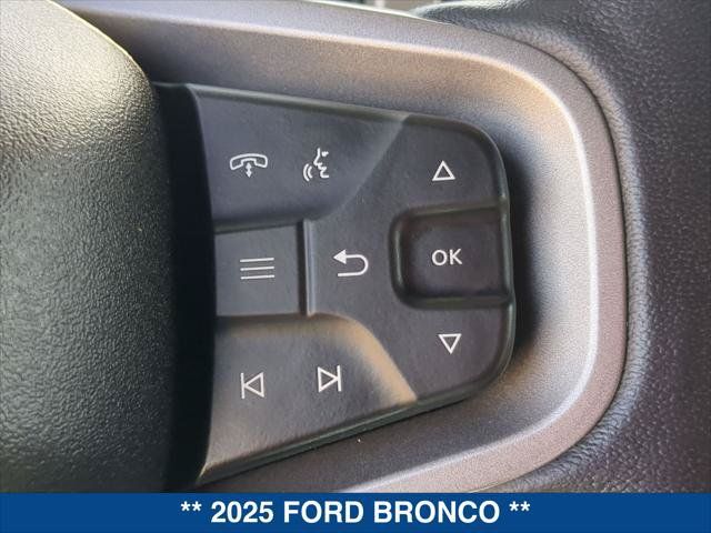 Used 2025 Ford Bronco Outer Banks AWD/4WD image 15
