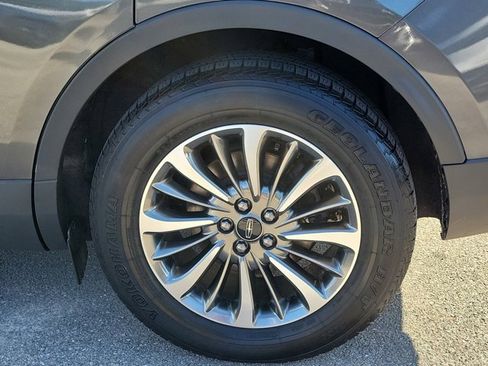 Used 2019 Lincoln Nautilus Select image 9