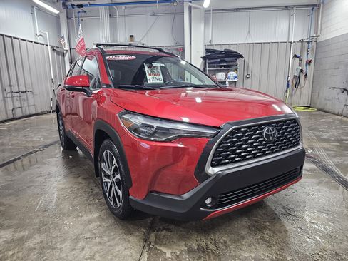 Certified 2024 Toyota Corolla Cross XLE image 2