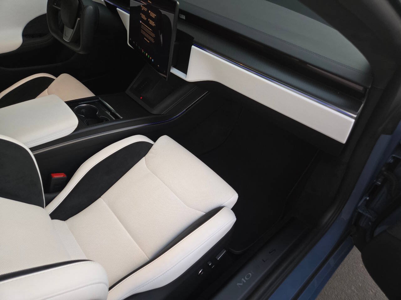 Used 2026 Tesla Model S Plaid AWD/4WD image 28