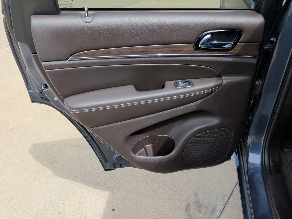 Used 2019 Jeep Grand Cherokee Overland AWD/4WD image 35