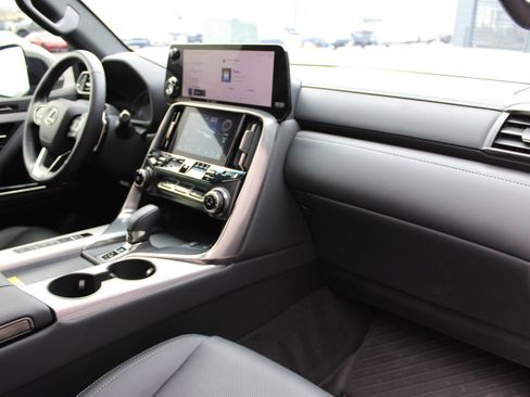 Used 2025 Lexus LX 700h F Sport image 32