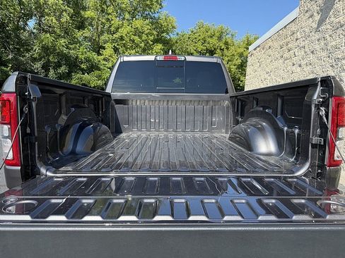 Used 2023 RAM 1500 Big Horn AWD/4WD image 32