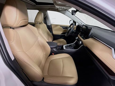 Used 2023 Toyota RAV4 Limited image 30