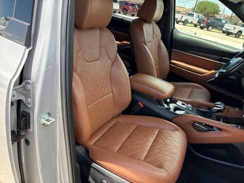 Used 2025 Kia Telluride EX X-Line AWD/4WD image 10
