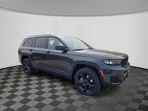 New 2025 Jeep Grand Cherokee L Altitude image 2