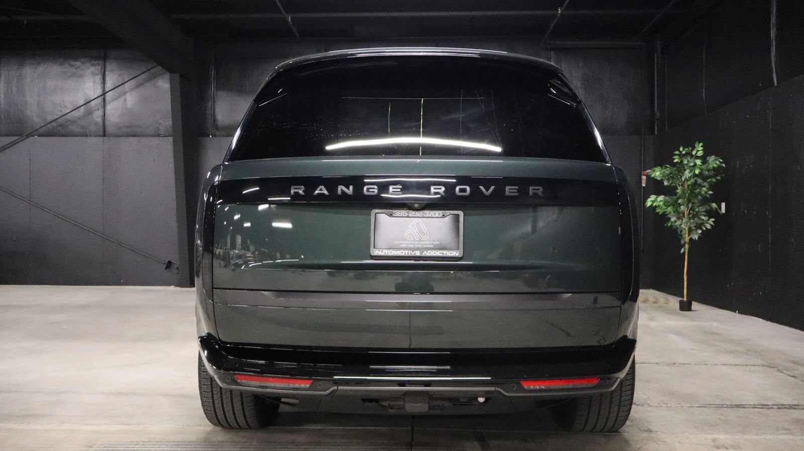 Used 2025 Land Rover Range Rover Long Wheelbase SE AWD/4WD image 34