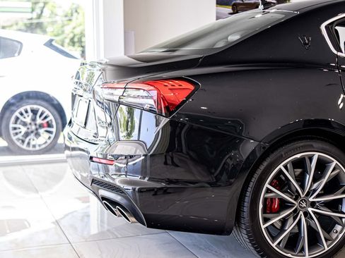 Used 2023 Maserati Ghibli Modena Q4 AWD/4WD image 12