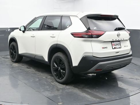 Used 2023 Nissan Rogue SV image 9