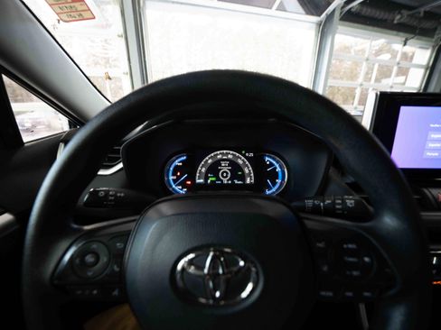 Used 2023 Toyota RAV4 XLE image 15