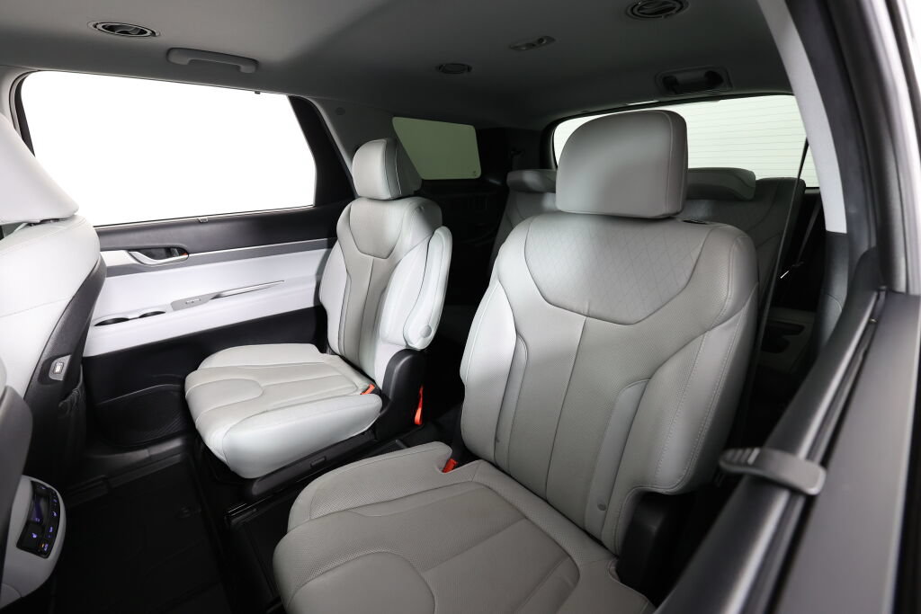 Used 2020 Hyundai Palisade SEL w/ Premium Package AWD/4WD image 16