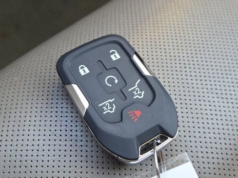 Used 2017 GMC Yukon XL SLT w/ Open Road Package image 28