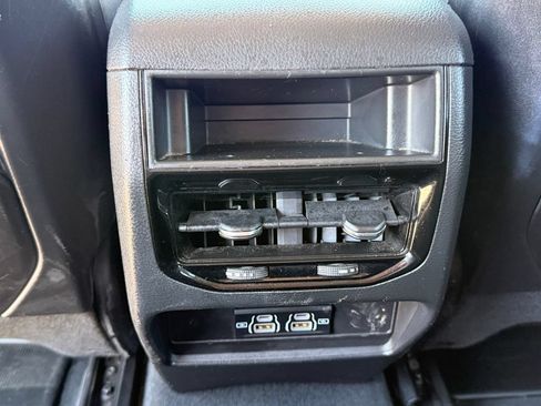 Used 2024 Jeep Grand Cherokee Laredo AWD/4WD image 30