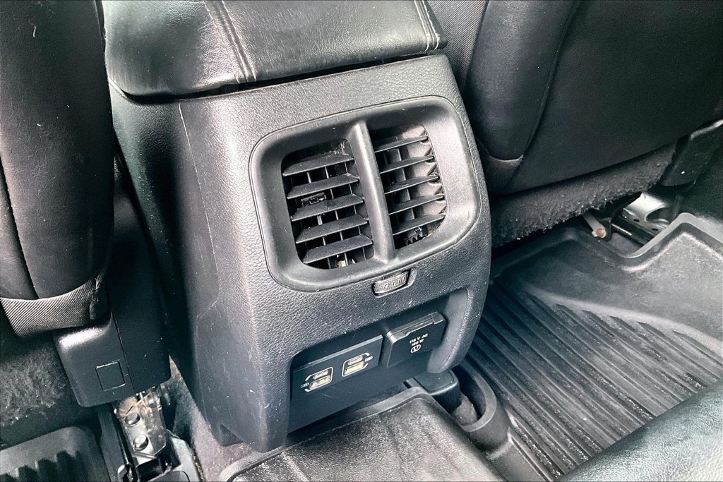 Used 2022 Jeep Cherokee Latitude Lux w/ Mopar Interior Package AWD/4WD image 32