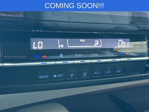 Used 2022 Toyota Sienna LE FWD image 22