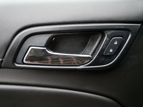 Used 2018 GMC Yukon SLT w/ Open Road Package image 15