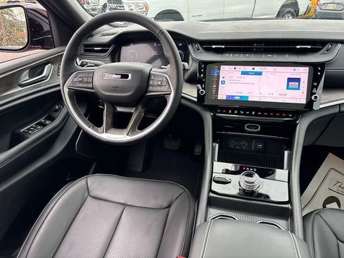 New 2026 Jeep Grand Cherokee L Limited AWD/4WD image 11